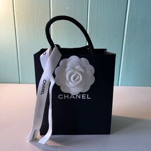 Chanel shopping bag